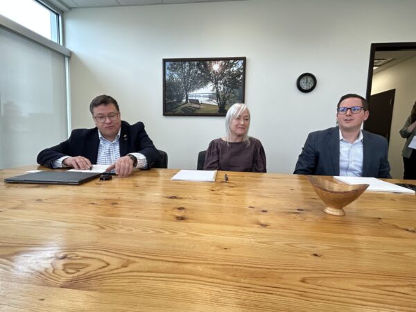 Increasing medical school enrollment key to increasing doctor pool, Conservative MLAs say