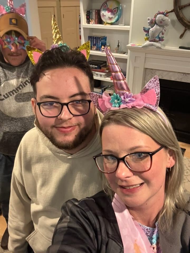 Comox rallies to help couple get married after terminal cancer diagnosis