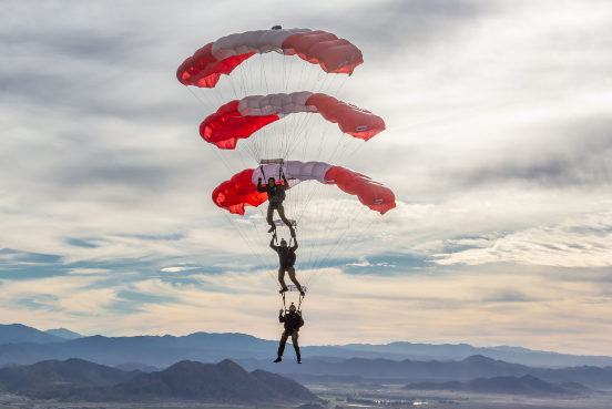 SkyHawks will parachute into Campbell River’s Willow Point Park