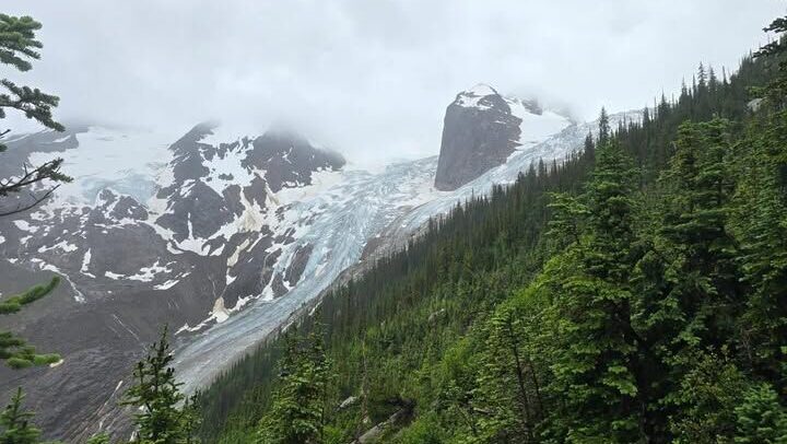 Injured hiker rescued in Bugaboos