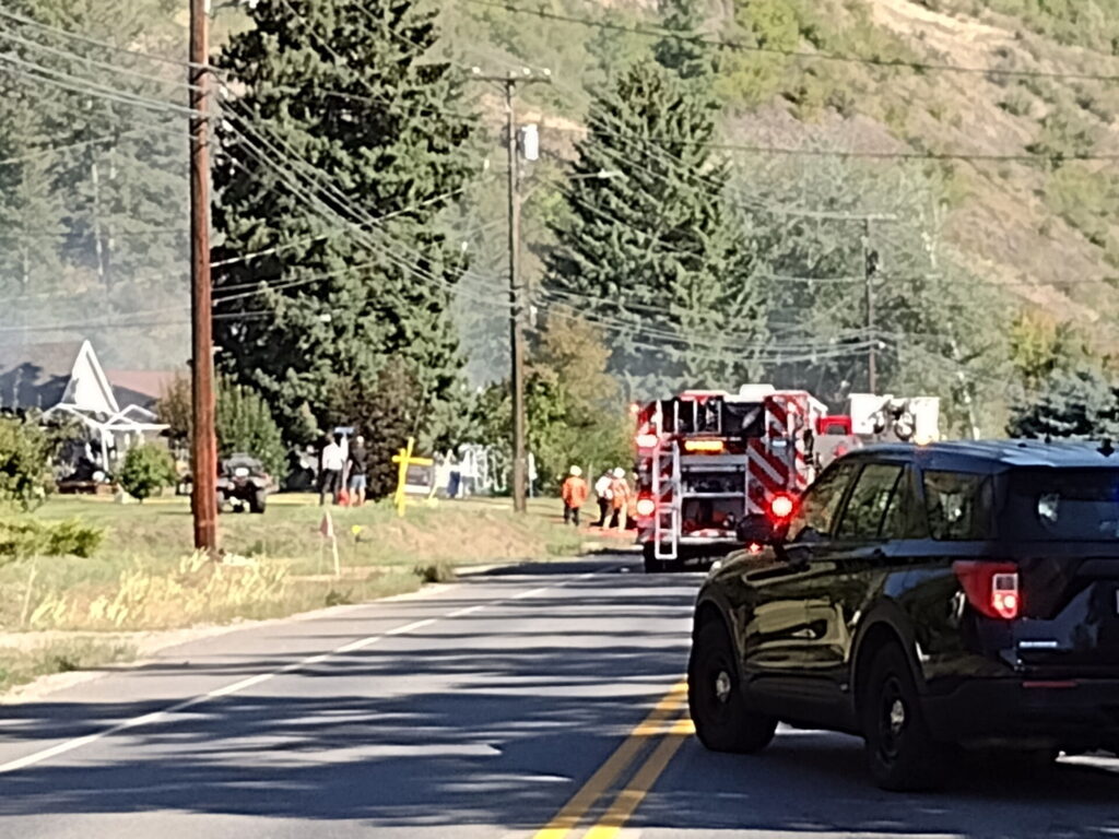 Highway 22A reopens after Waneta Junction house fire