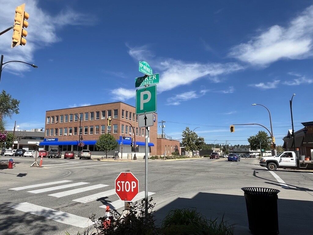 Temporary 4-Way Stop installed at Baker Street and 10th Avenue S intersection