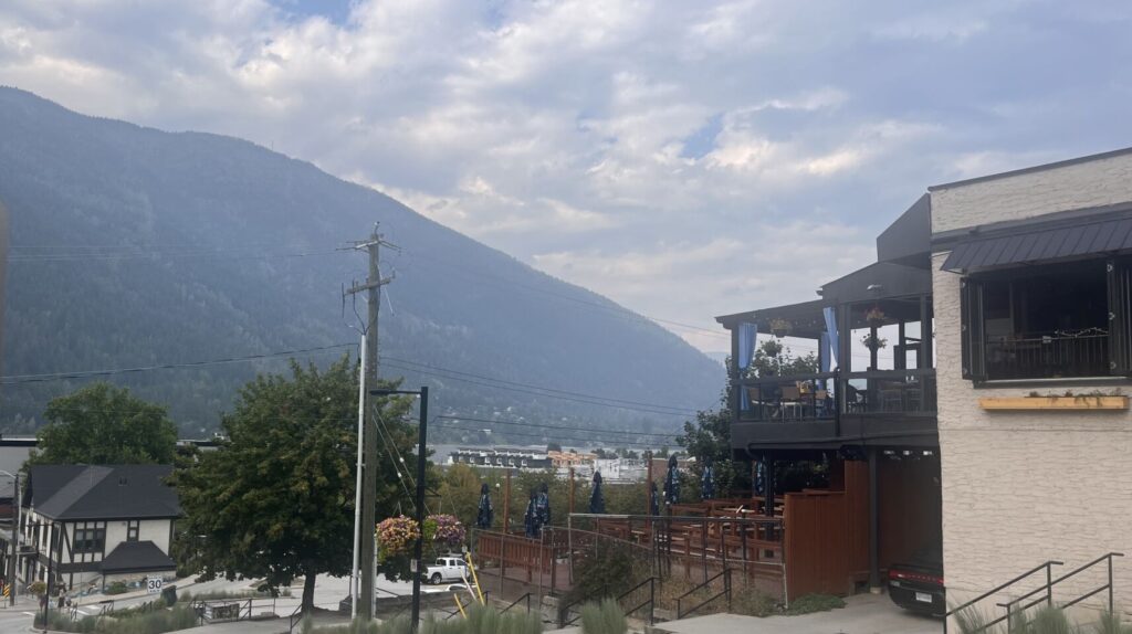 Smoke from Vancouver Island fire sweeps through the West Kootenays 