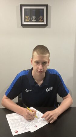 Ukrainian-born netminder with Junior A experience signs with PG Cougars