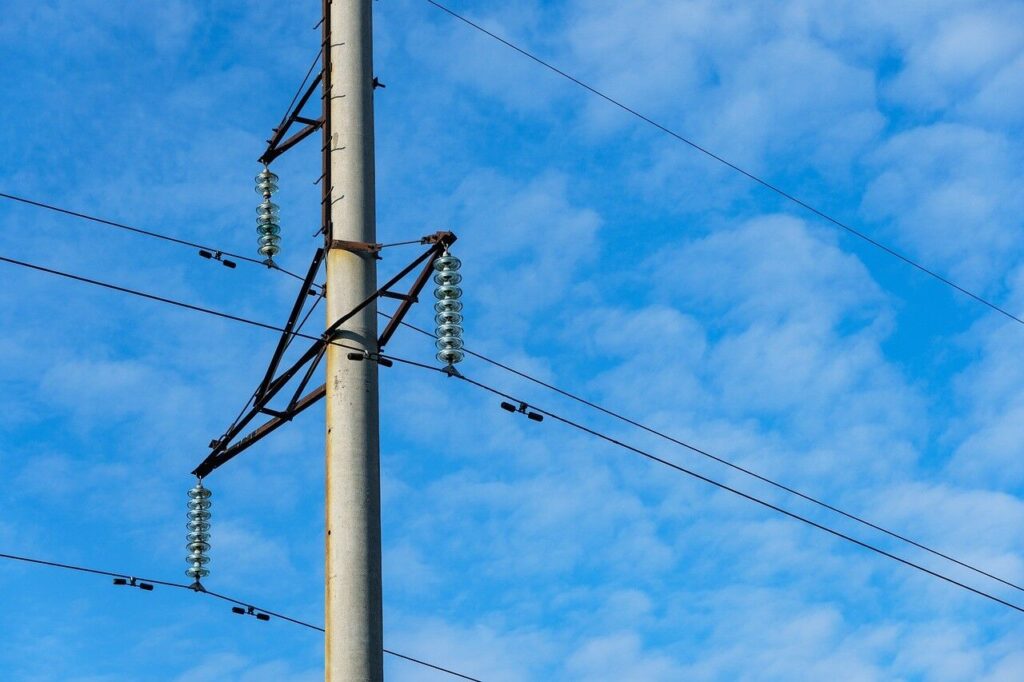 Over 400 Cariboo customers left without power