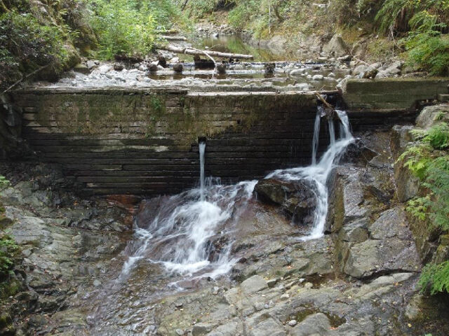 Ladysmith recommences work to remove abandoned dam 