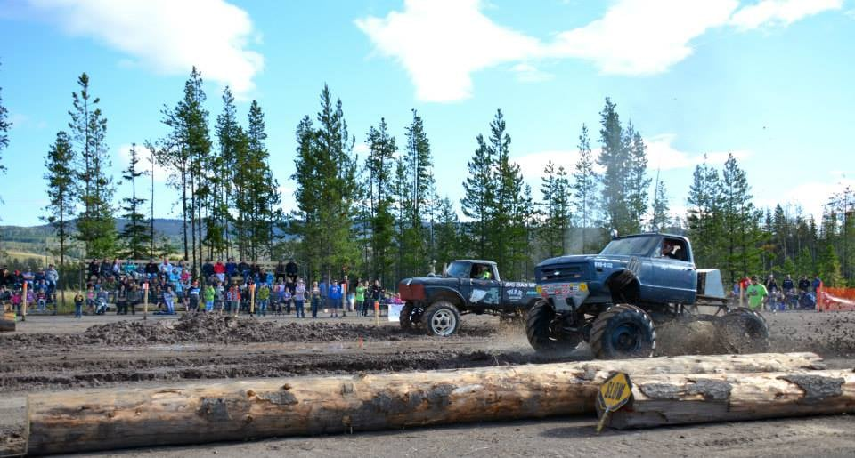 Rainy weather on Saturday aided the Houston Mud Drags