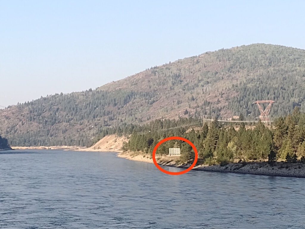 River safety sign being installed at Fort Shepherd