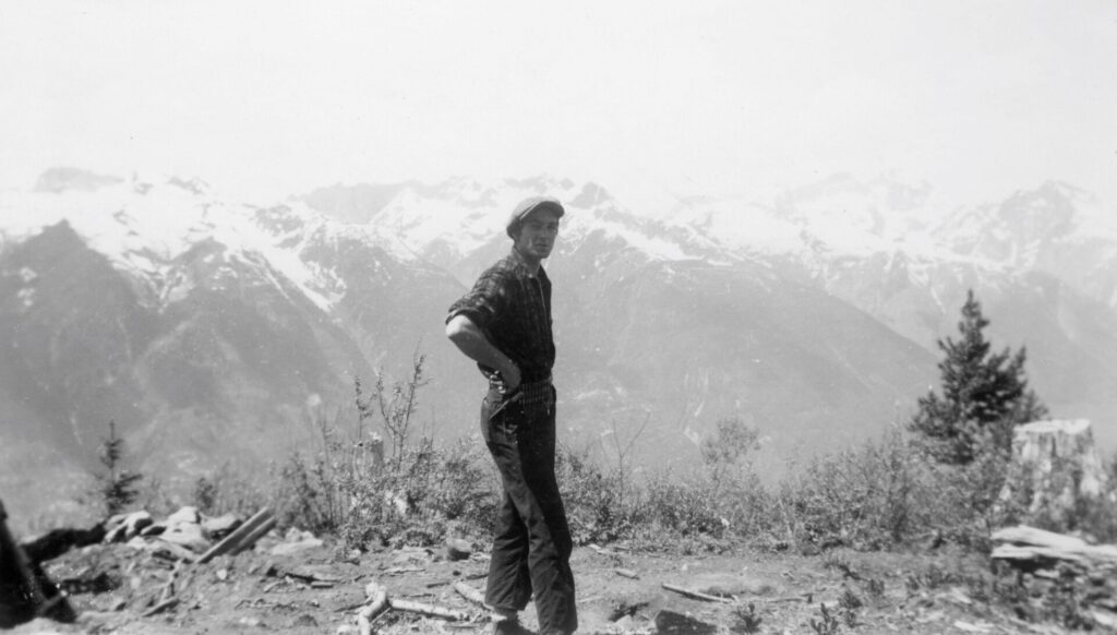 Kootenay troubadour and photographer Stanley Triggs dies at 97