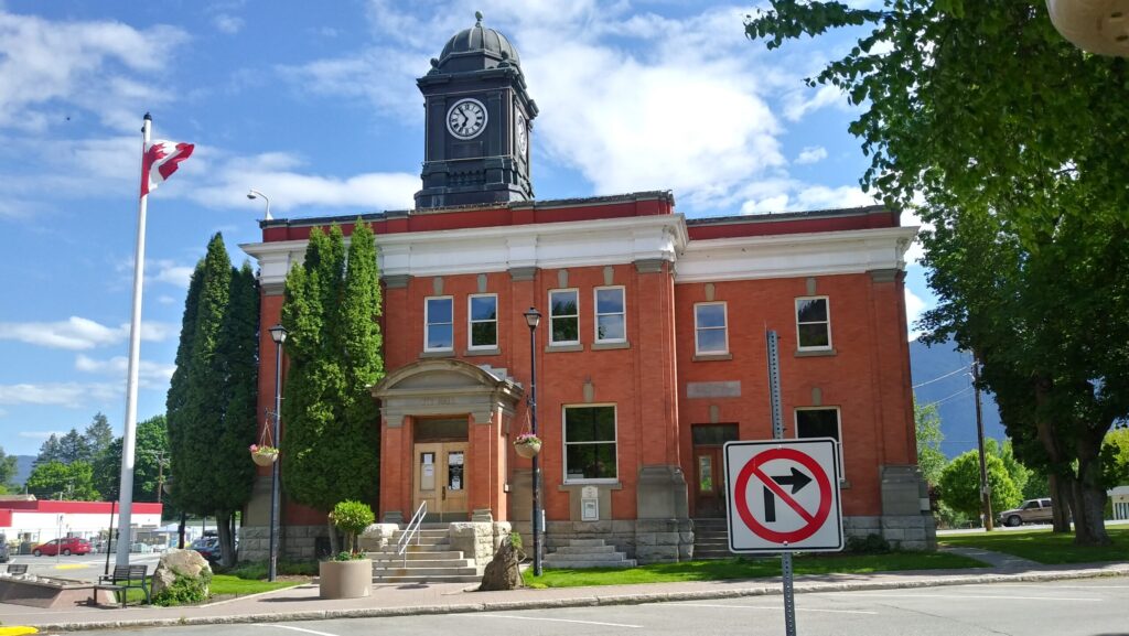 Grand Forks going on drilling expedition