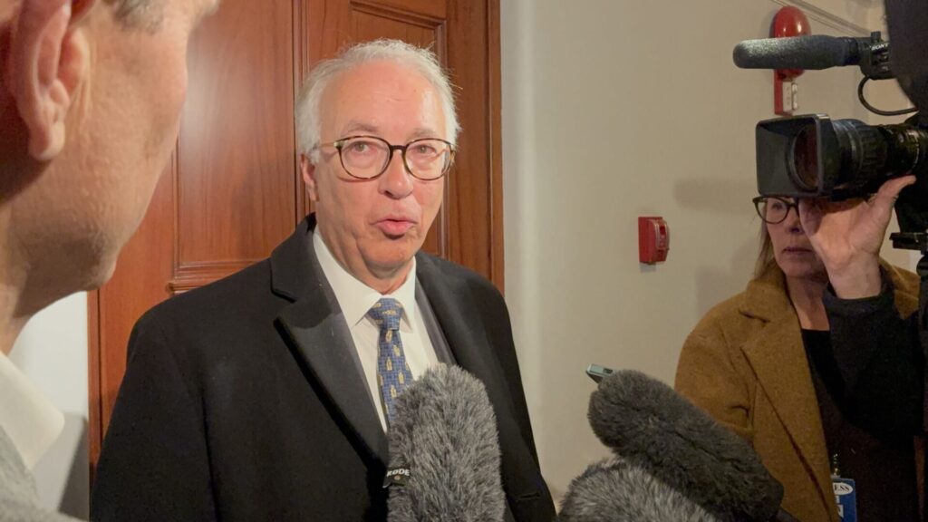 BC. Conversative management committee says Rustad should step down as leader