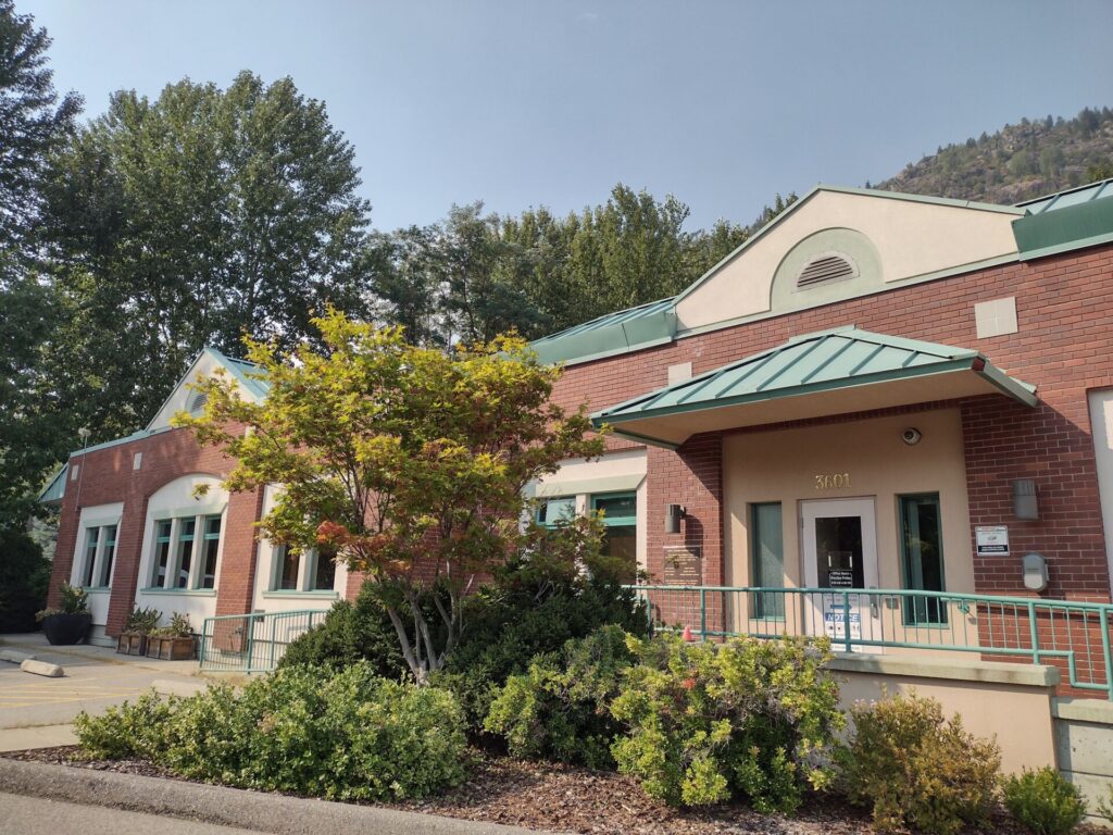 Citizens stop suspected drunk driver near Genelle