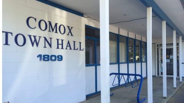 Comox issues reminder on payments amid Canada Post strike