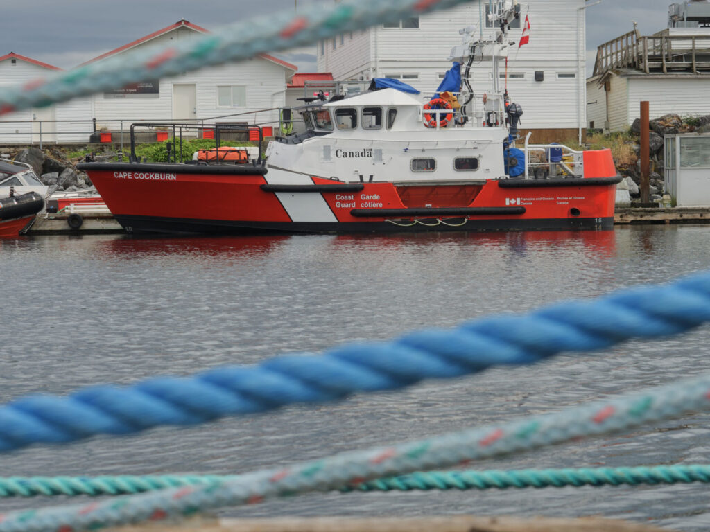 Spill vessels train with Coast Guard in Nanaimo Harbour 