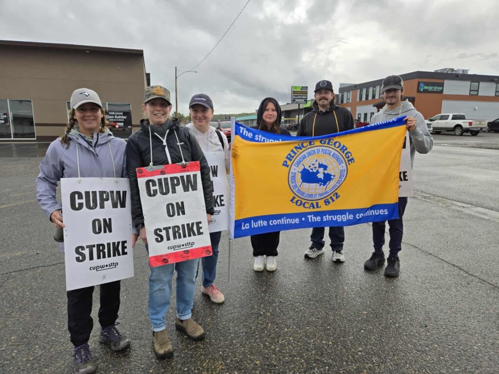 The only thing postal workers want for Christmas is a new contract