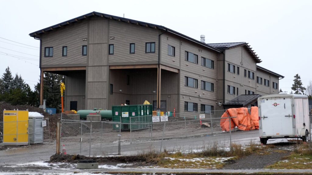 Dze L’ Kant’s Smithers housing project set to open in February