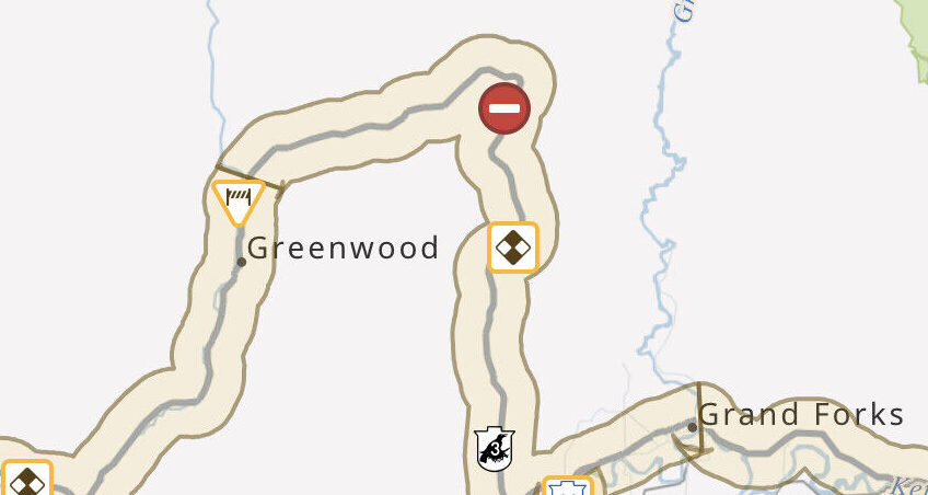 20 vehicles involved in Highway 3 pileup