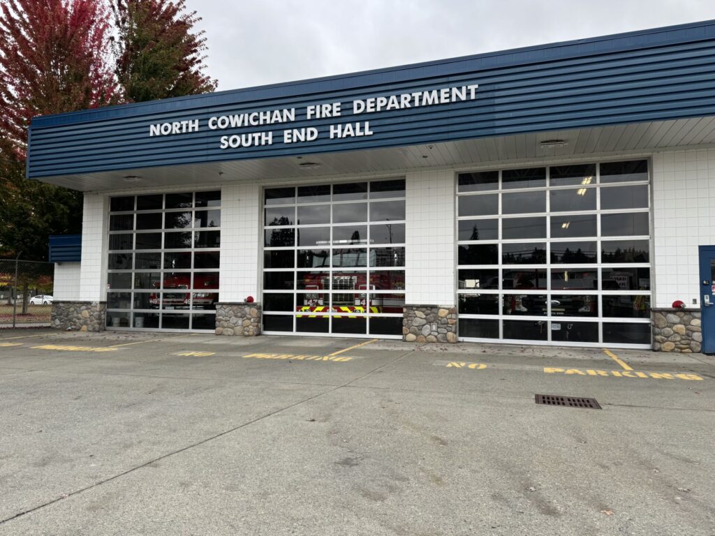 Quick response helps crews with rescues at Gibbons Road fire 