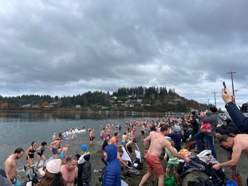 Comox invites residents to ‘plunge’ into 2026