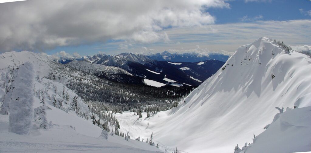 Avalanche Canada warns of high risk north of Kaslo