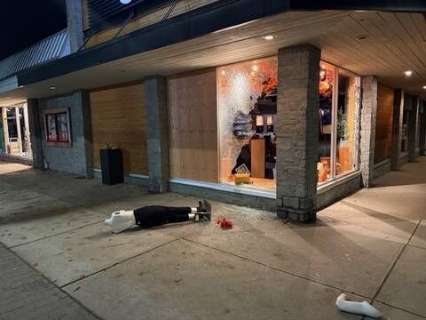 Sunshine Coast man faces charges after two break-ins at the same business 