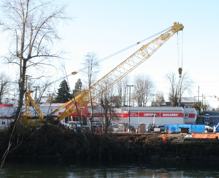 Cranes set up to prepare for next phase of 6th Street Bridge project