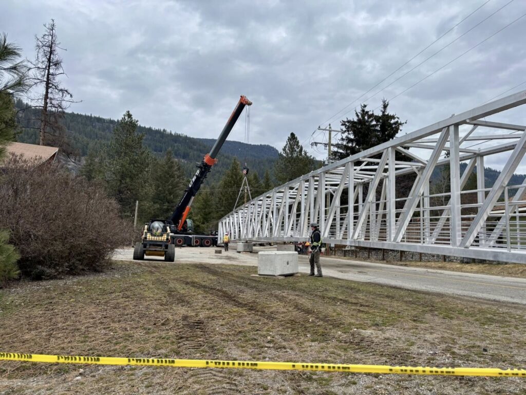 Christina Lake’s new footbridge becomes a reality