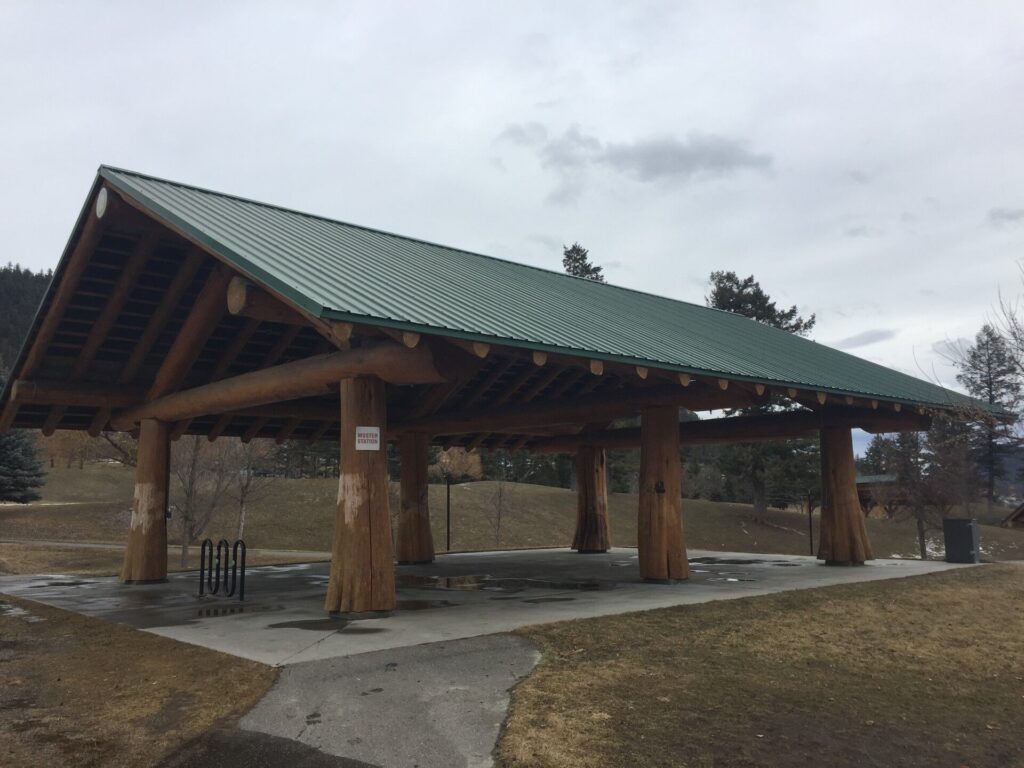 Fire at Picnic Gazebo in Williams Lake quickly extinguished