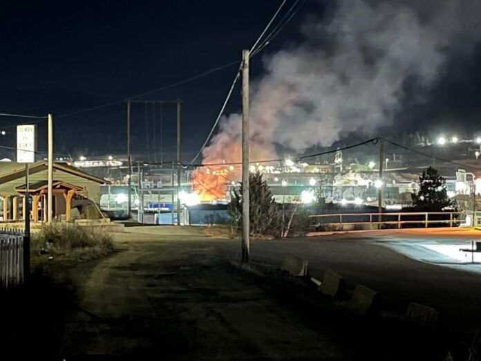 Williams Lake fire fighters respond to early morning fire